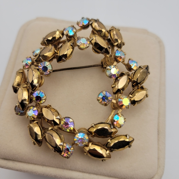 Elegant Gold Tone Floral Aurora Borealis Stones Brooch - Picture 7 of 7